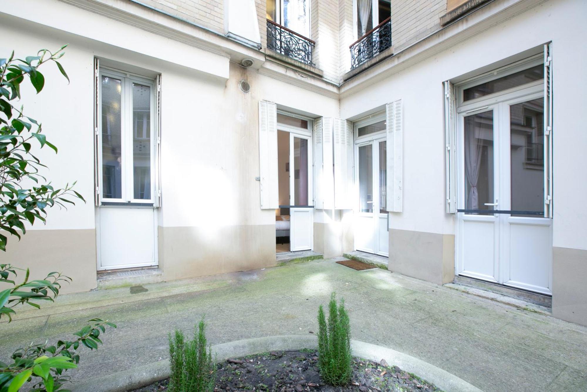 Warm 2 Bedrooms Apartement - C38 Paris Bagian luar foto